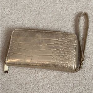 Wristlet wallet